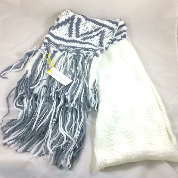 NWT BCBG White & Gray Scarf - Picture 1 of 5